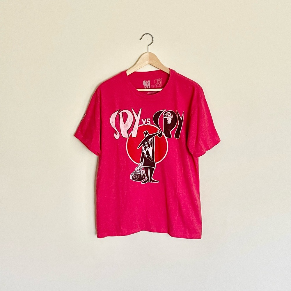 Vintage Rare MAD Spy vs Spy International Spy Museum Graphic Red T Shirt Adult L